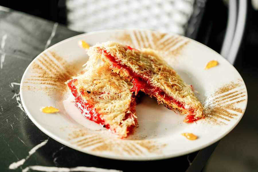 Strawberry-guava kataif